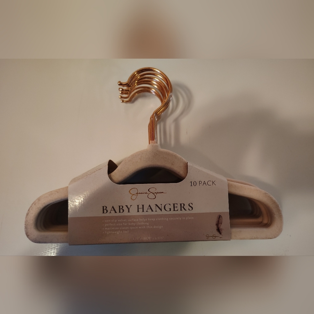 Jessica Simpson Pink Baby Hangers with Gold Hooks (10 Pk)